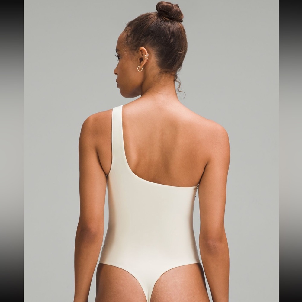 Nulu Asymmetrical Bodysuit - Picture 3 of 12